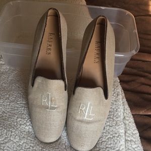 Lauren linen with brown trim flat